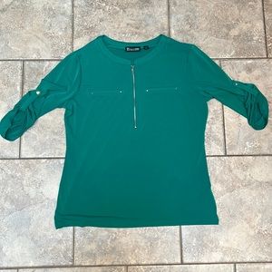 New York & Company green ruched top, size L GUC!